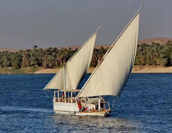 Akhnaton Tours