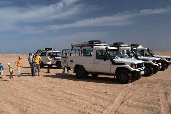 BUDGET LUXOR BEDOUIN DESERT SAFARI TOURS BY JEEP 4X4