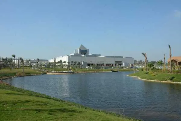 Private Day Tour To Giza Pyramids,Sphinx And Mummies Museum, Bazaar