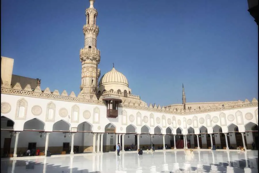 Interfaith Cairo Tour: Islamic Mosques & Christian Churches with Expert Guide