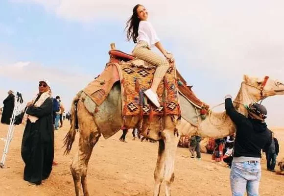 Day Tour to Giza Pyramids by Camel