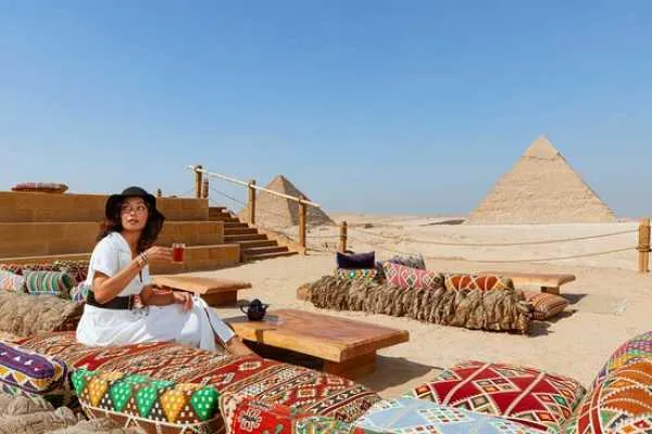 Half-Day Giza Pyramids Tour: Pyramids, Sphinx & Lunch at 9 Pyramids Lounge