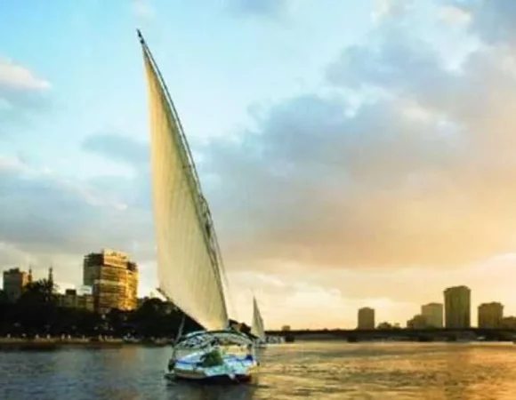 private Egyptian felucca ride on the Nile with traditional lunch
