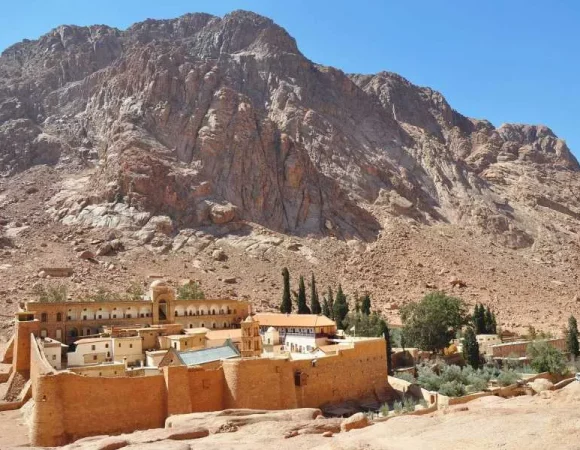 Private Tour: Snorkeling at Three Pools & Wadi Qunai Safari from Dahab